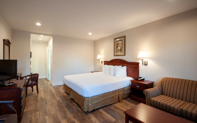 Studio City Court Yard Hotel