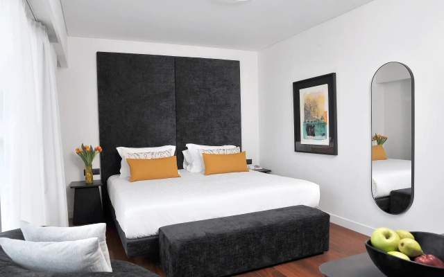 Отель The Athenaeum Luxury