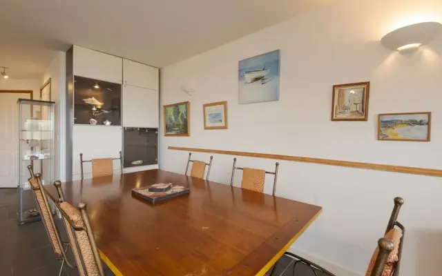 White Lodge Apartment