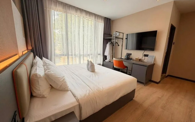 I-Fly Hotel