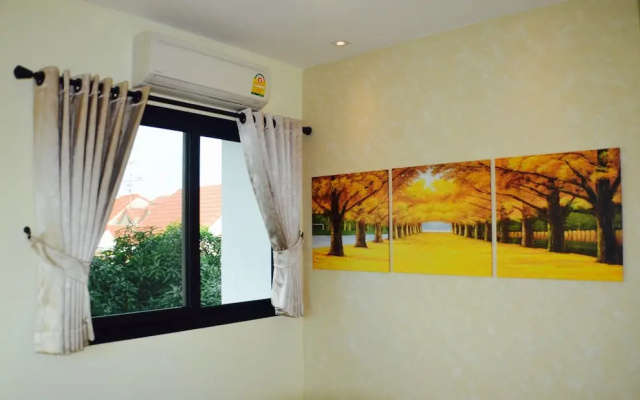 3 Bedroom House @Skytrain