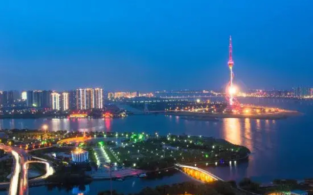 Vienna Hotel (Linyi Langya Ancient City Hedong Wuyue Plaza Branch)