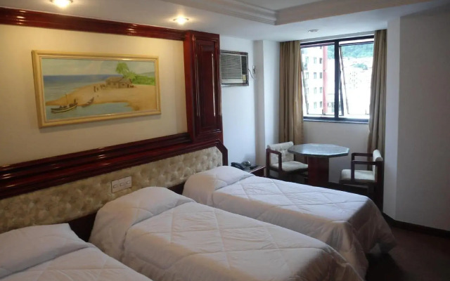 Maxim Plaza Hotel