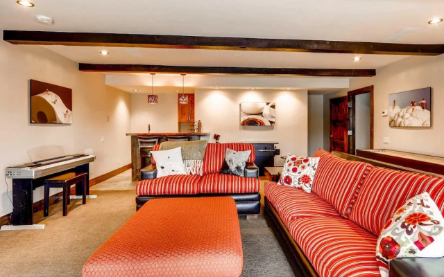 Grand Vista Lodge