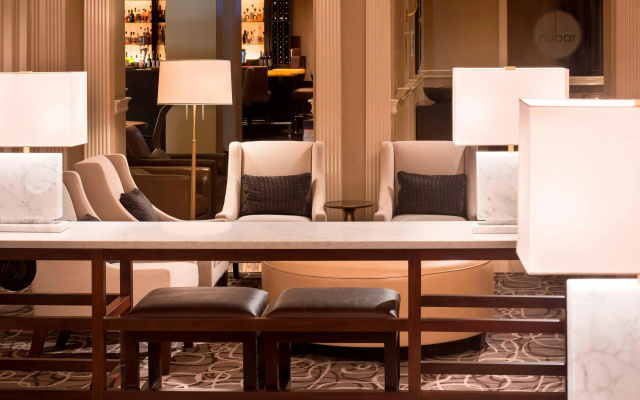 Sheraton Commander Hotel