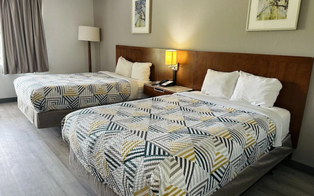 Travelodge by Wyndham Forrest City