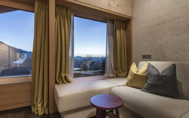 La Paula Apartments & Suites