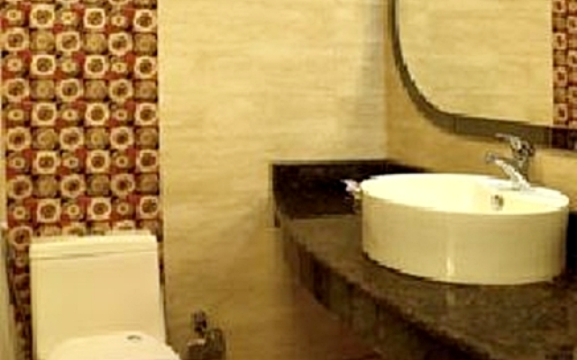 Royal dandoo Houseboat
