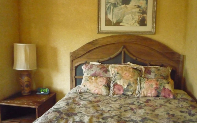 Woodland Hills Calabasas Guesthouses