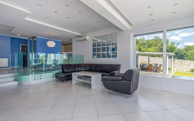 Stunning Home in Crikvenica With Wifi and 4 Bedrooms