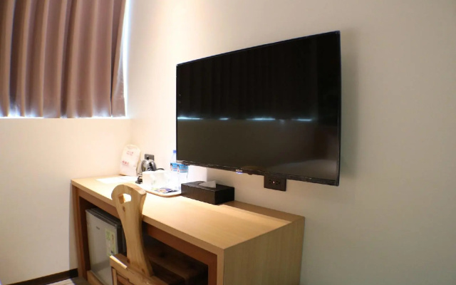 Chii Lih Hotel - Kaohsiung Love River