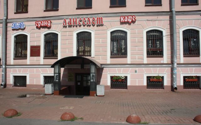 Гостиница Ланселот в Санкт-Петербурге - забронировать гостиницу Ланселот, цены и фото номеров Санкт-Петербург вид на фасад