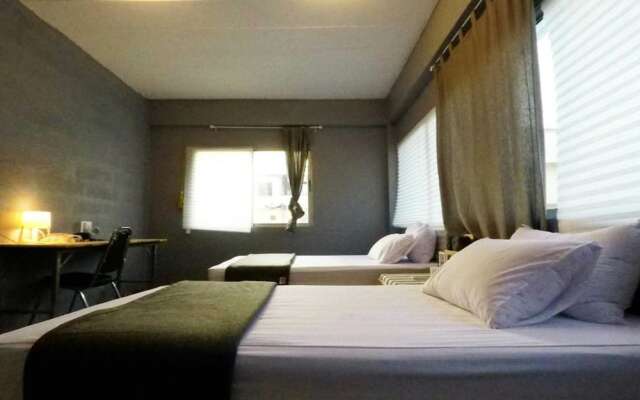 Bandai Hostel Бангкок комната для гостей