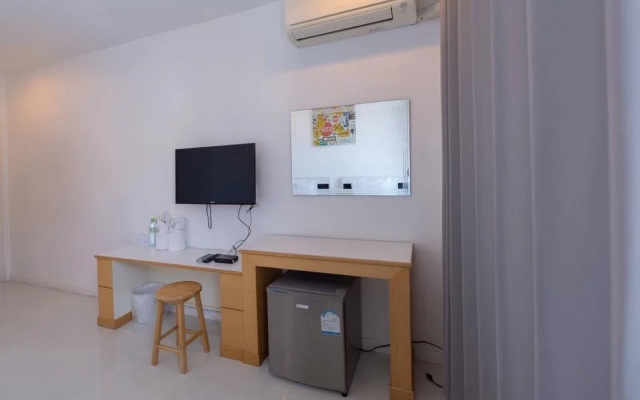 Mae Klong Hotel