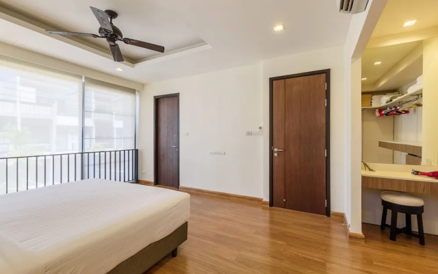 Townhouse With A Walking Distance From Bangtao Beach