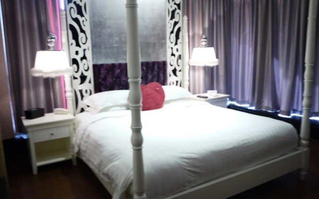 We Love Hotel Shanghai Taopu Branch