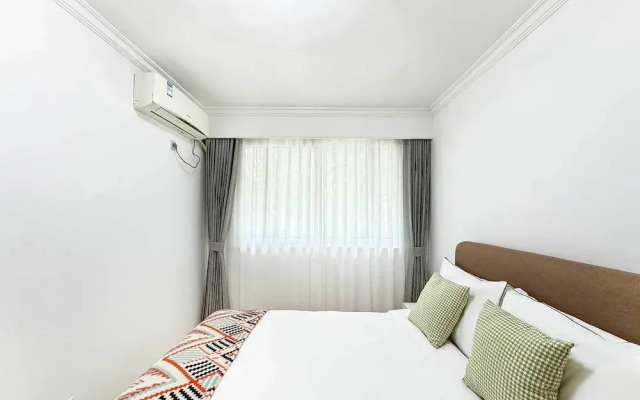 Tyms Gubei  2BR Apt near Gubei Road