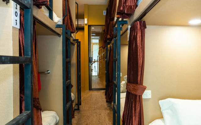 RedDoorz Hostel @ DI Panjaitan Simpang Lima