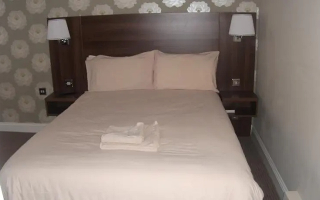 George Hotel