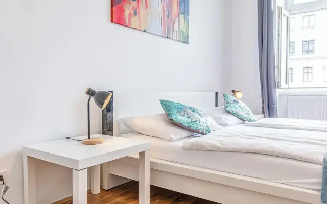 Affordable 2BR Apartment Near Belvedere