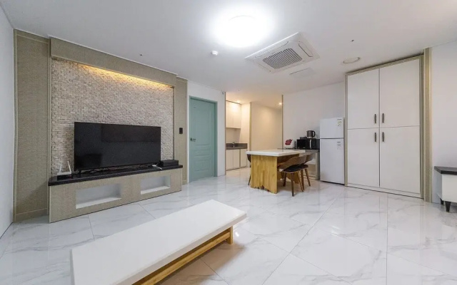 Yeosu Hotel (SOO)
