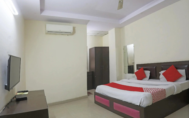 OYO 19664 Aman Hotel