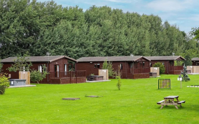 Paradise Lakeside Lodges