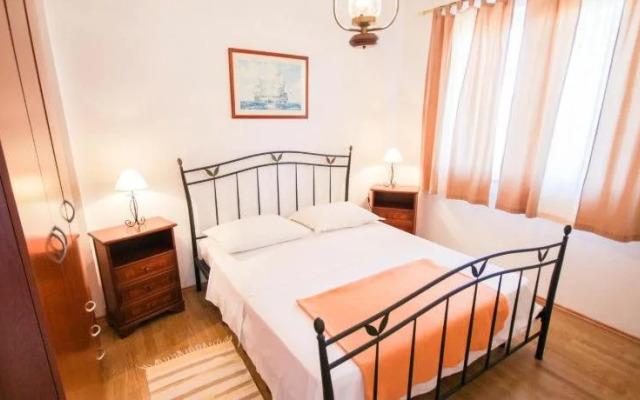 Lolas Apartments