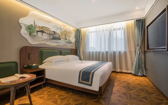 Nostalgia Hotel (Shanghai Fudan University Wujiaochang Metro Station）
