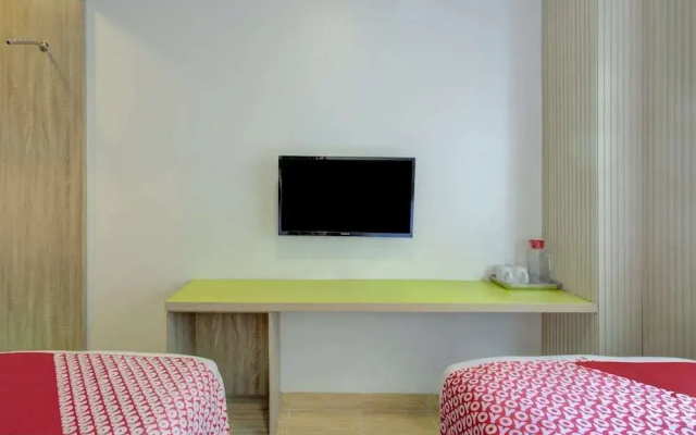OYO 4005 Bunga Dahlia Guest House