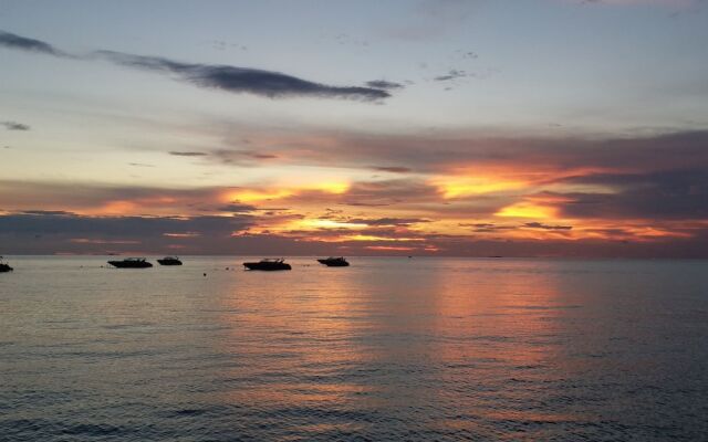 Everyday Beachfront Stylish Luxury Jomtien 0