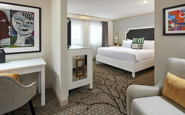 Carlyle Inn
