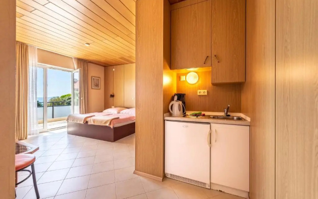 Studio Apartments Apolonia