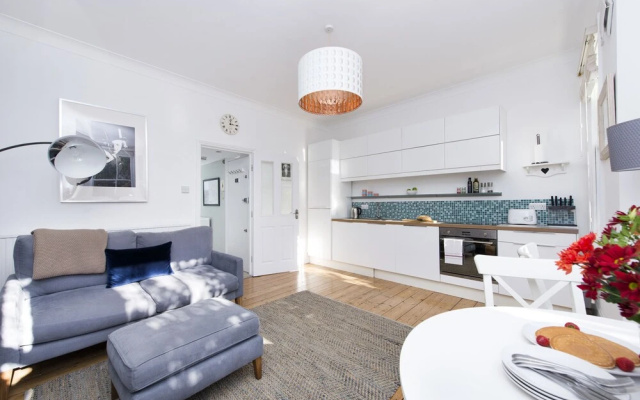 Stunning 2BR Victorian Flat In Vauxhall