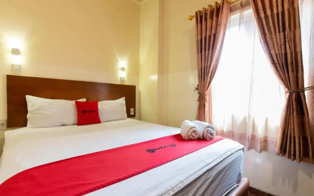 RedDoorz near Halim Perdanakusuma 3