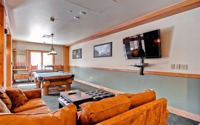 1 Bedroom Colorado Vacation Rental in River Run Village Steps from the River Run Gondola