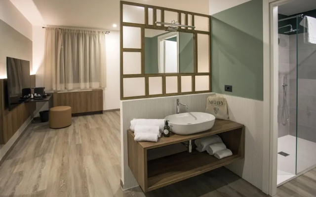 Moody smart & comfy Hotel