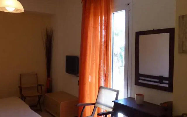 Calma Apartments & Studios