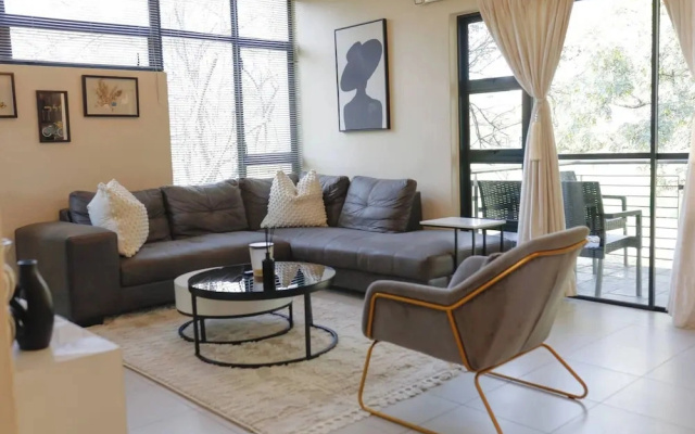 Luxurious, Spacious 2-br