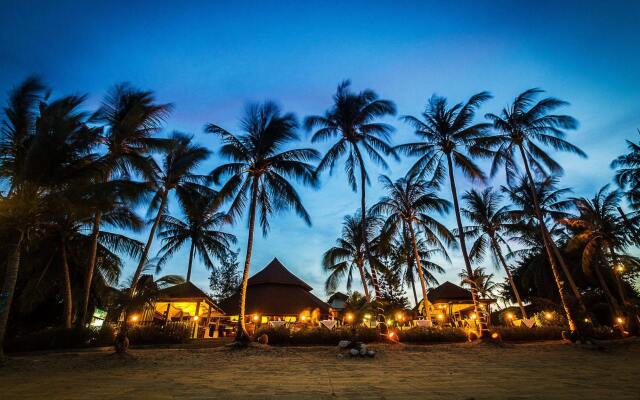 Отель Coco Palm Beach Resort вид на фасад