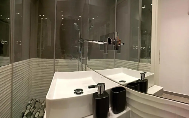 Comely n Gusto luxury Apts.(Must)
