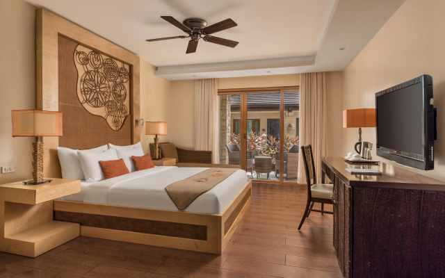 Crimson Resort and Spa Mactan
