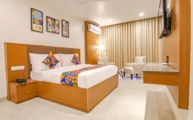 FabHotel Luxe Stayz 39