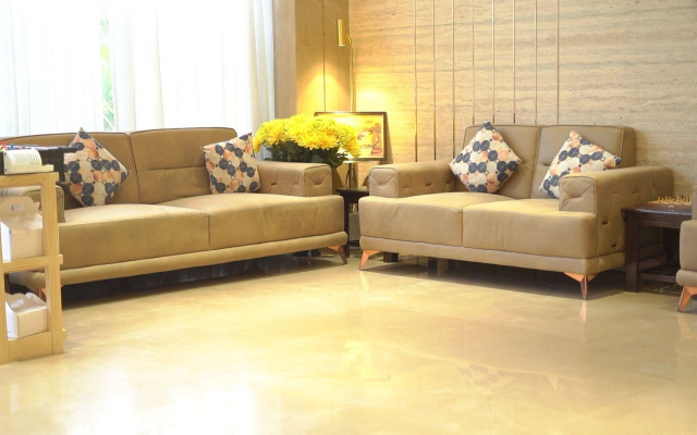 OYO 132 Hotel Royal T