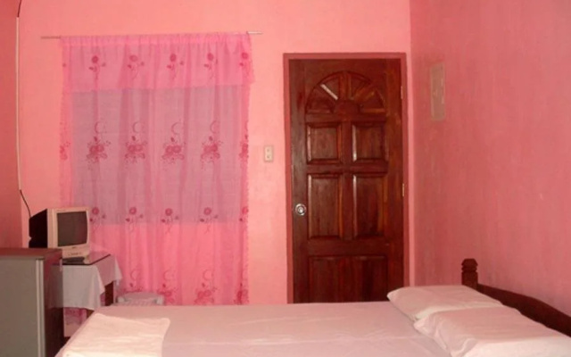 Alona Chrisah Apartelle