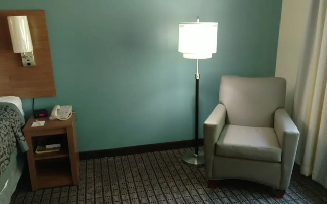 Days Inn by Wyndham Ashland