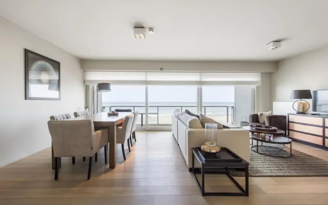 Beautiful Apartment by the sea