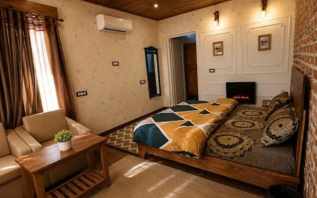The Celebrè- A Little Castle Homestay