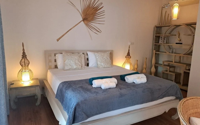 Laura's Guest House - adult only -