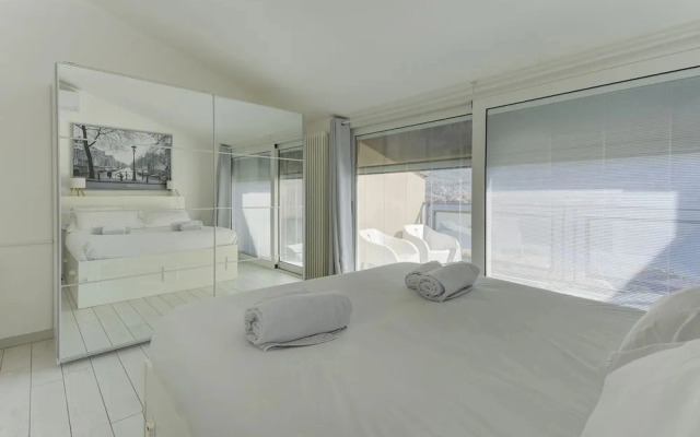 Open View Apartment by Wonderful Italy